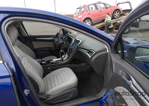 2015 Ford Fusion Hybrid S z USA, uszkodzony, nr VIN 3FA6P0UU4FR307902